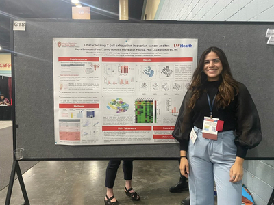 Betancourt Ponce presents poster at SACNAS Conference